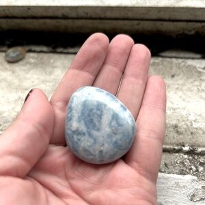 Scheelite Palm Stone